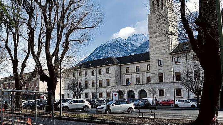 Le Cadran Solaire - Nel Cuore Di Aosta Exterior photo
